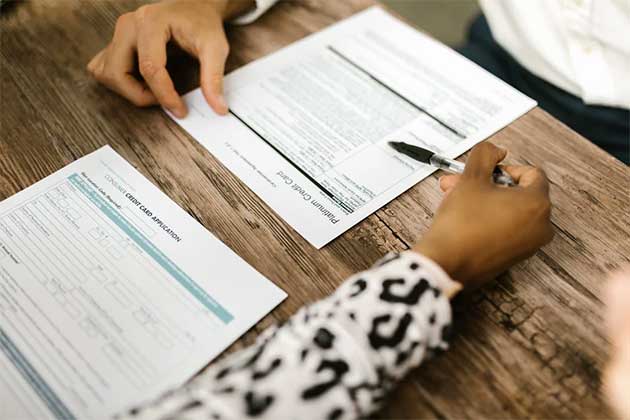 firma di un contratto lavorativo