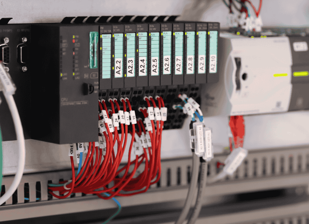 plc per automazione industriale