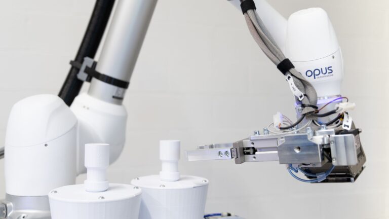 cobot di opus automazione con end effector
