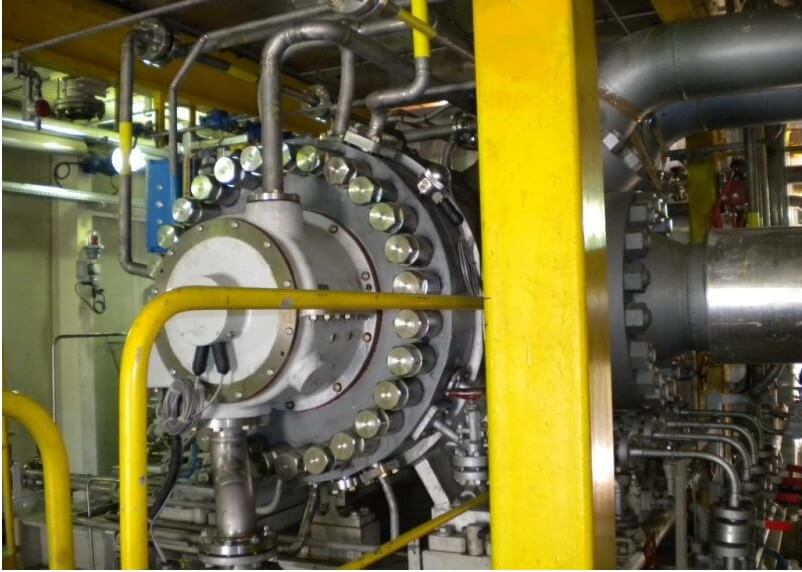 Dettaglio impianto compressore centrifugo con segnalazione di pompaggio