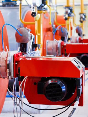 Bruciatori industriali installati su caldaie per la generazione di calore